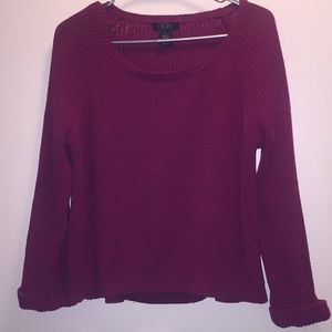 Woman’s sweater size L. Fuchsia/maroon knit